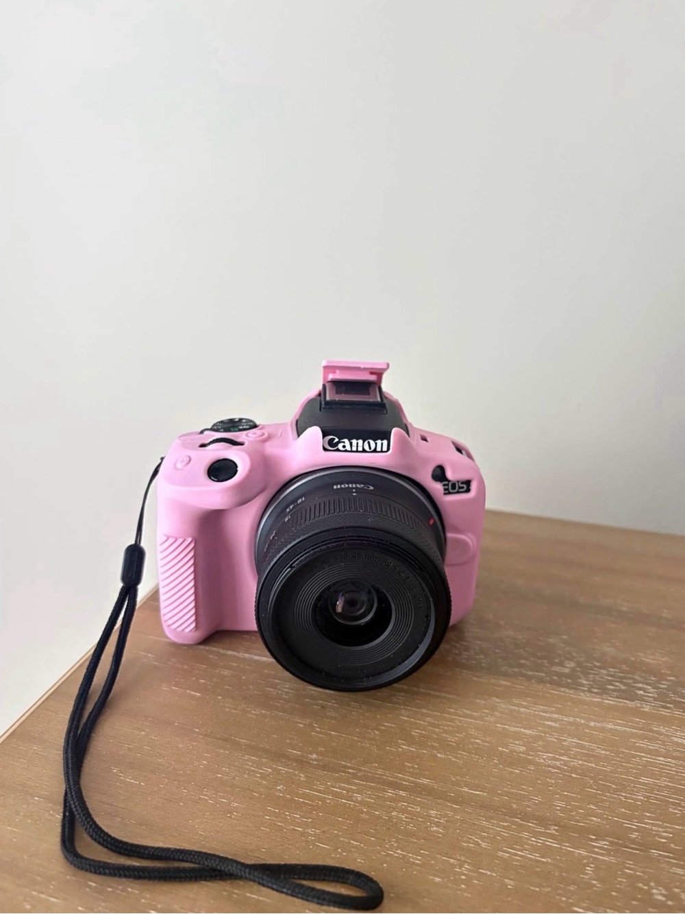 Canon EOS R50 Camera Will Negotiate